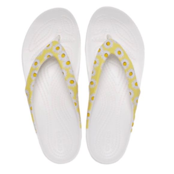 Women’s White Crocs Yellow Daisy Print Flip Flops Sandals Kadee II Flower - Picture 4 of 8